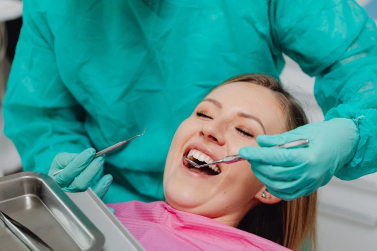 does-laughing-gas-really-make-you-laugh-oral-health-auburn-dentist